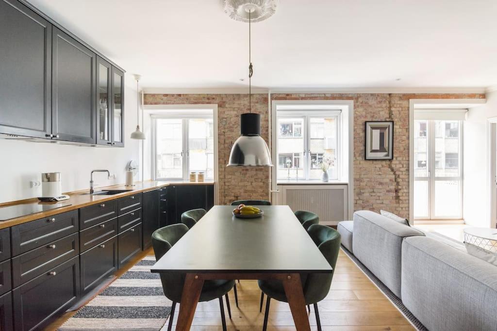 Cozy Apartment In Christianshavn W Two Balconies. Copenhagen Exterior photo